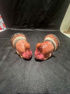 SAC Vintage Thanksgiving Turkey Ceramic Salt and Pepper Shaker Set
